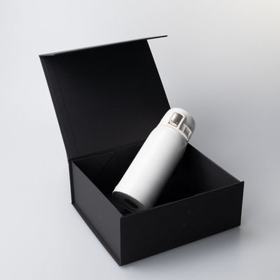 157gsm Art Paper Black Gift Box con l'imballaggio magnetico rigido pieghevole del coperchio