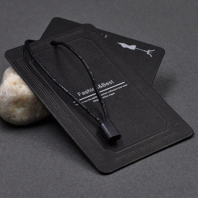 Le scarpe 350gsm delle borse la carta patinata Hang Tag Black White Print su ordinazione