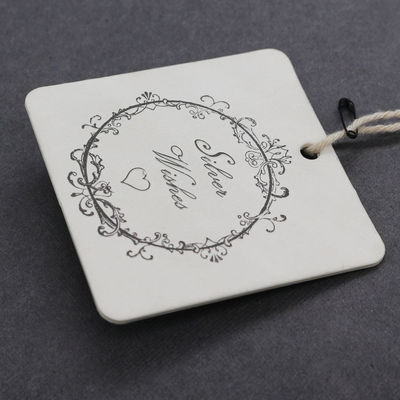 Carta kraft incisa Hang Tags With String su ordinazione di logo 350g