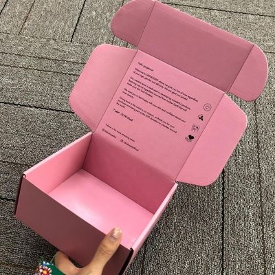 Scatola di spedizione cosmetica ondulata 28*15*6cm di stampa offset CMYK